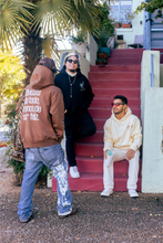 Load image into Gallery viewer, Olvidate de todo, menos de ser FELIZ (HOODIE)