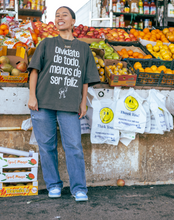 Load image into Gallery viewer, Olvidate de todo, menos de ser FELIZ T-Shirt (Oversized Boxy Fit)
